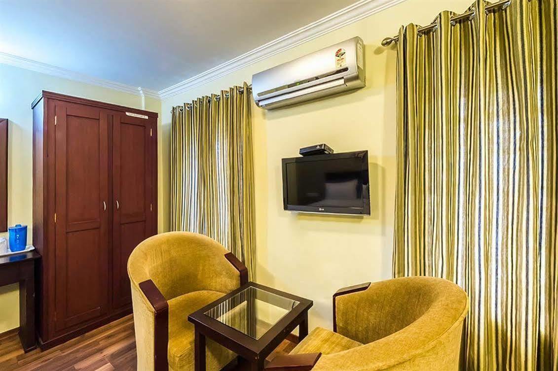 Century Grand Hotel Mananthavady Ngoại thất bức ảnh