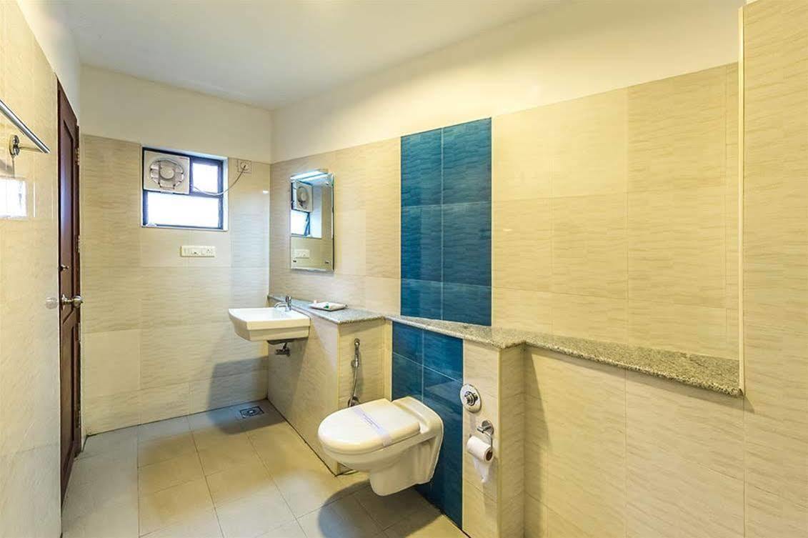 Century Grand Hotel Mananthavady Ngoại thất bức ảnh