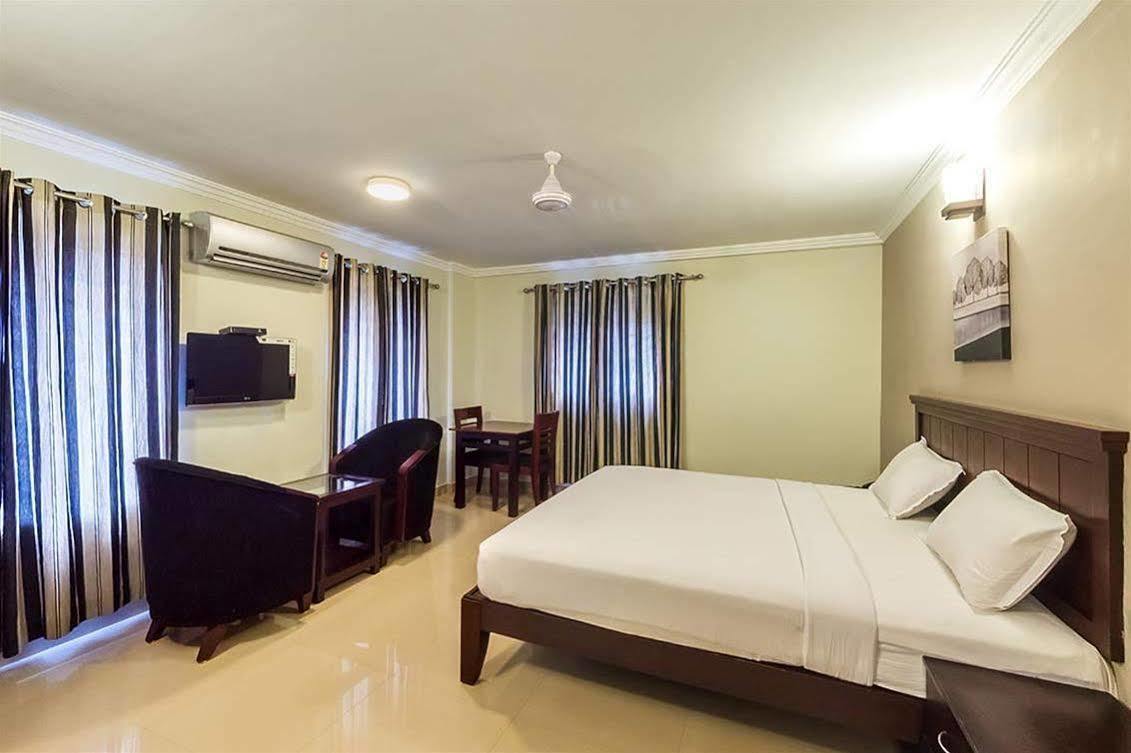 Century Grand Hotel Mananthavady Ngoại thất bức ảnh